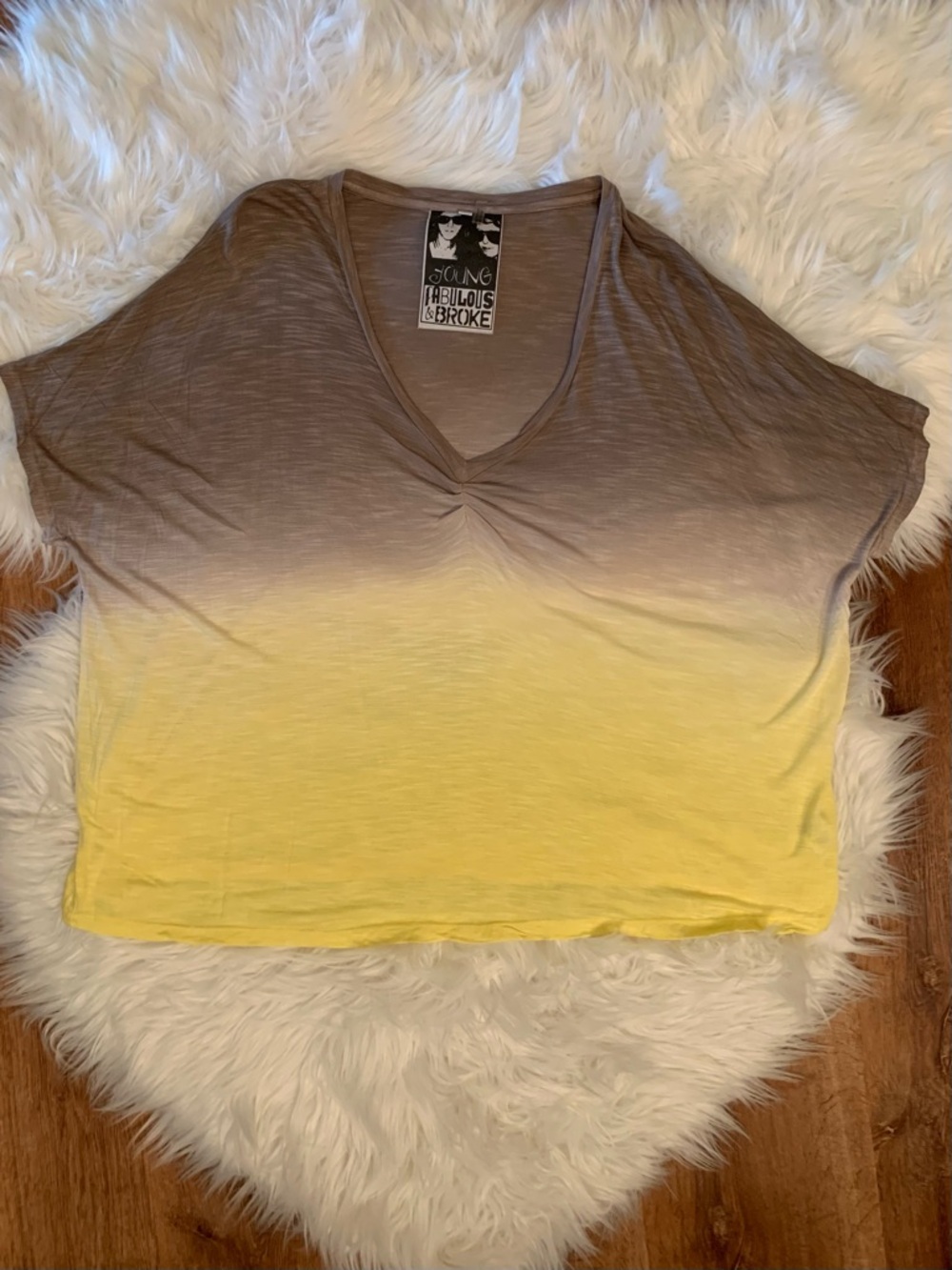 Young Fabulous & Broke Large Yellow White Brown Ombré Cinched V Cap Sleeve Tee
